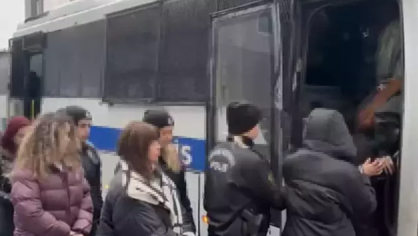 c2-i699335a295286.png