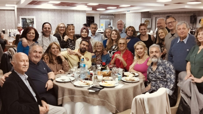 Şiir ve Müziğin Buluştuğu Geceye Tuğba Özay Damga Vurdu